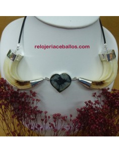 Gargantilla LOVE con Colmillos y Corazón