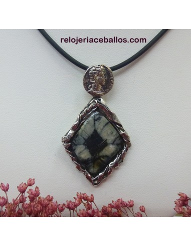 Colgante artesano con Quiastolita y moneda RBC