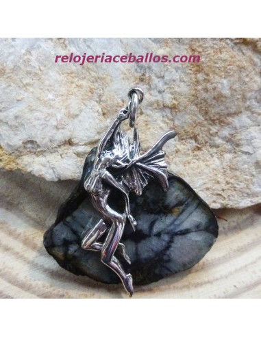 Colgante con Hada sobre Piedra Celta XSQ