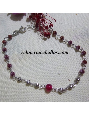 Pulsera magenta con bolitas talladas P6