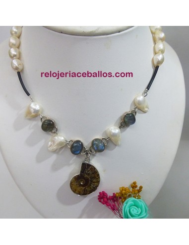 Gargantilla con perlas y Ammonite
