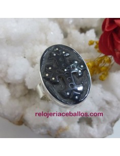 Anillo ajustable con Cruz tallada en Azabache