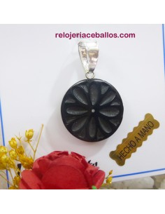 Flor de agua tallada en azabache