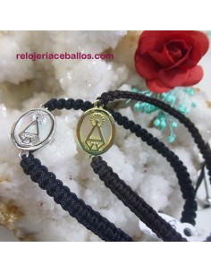 Pulsera con macramé y Santina de Covadonga