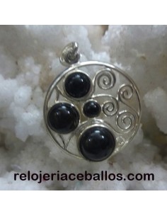 Colgante de plata con bolas de Azabache