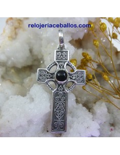 Cruz celta de plata con azabache