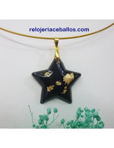 Estrella colgante de carbón...
