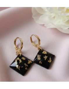 Pendientes de carbón con baño dorado