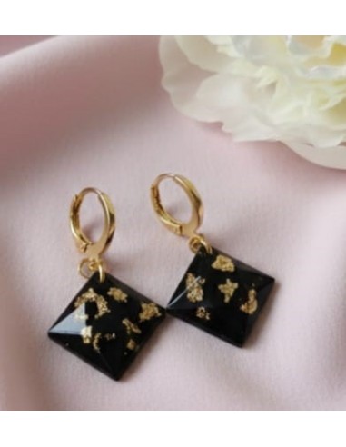 Pendientes de carbón con baño dorado