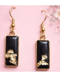 Pendientes de carbón con baño dorado