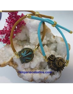 Pulsera ajustable con figura