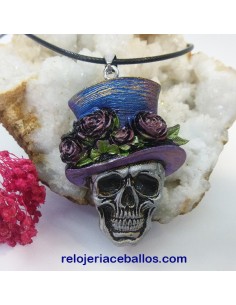 Colgante  con calavera policromada