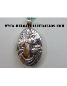 Relicario Repujado de Plata FE-29