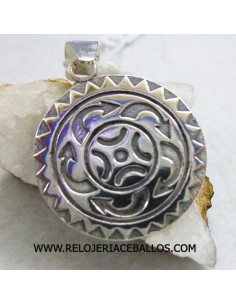 Estela de barros y lombera de plata R450 2