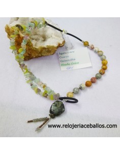 Collar de piedras naturales...