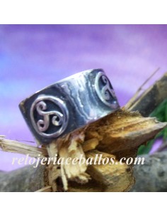 Anillo Celta Artesano con Triskel ATR4