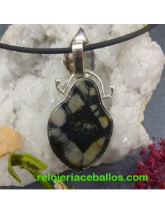 RQC Colgante Artesano con rosa y quiastolita 2