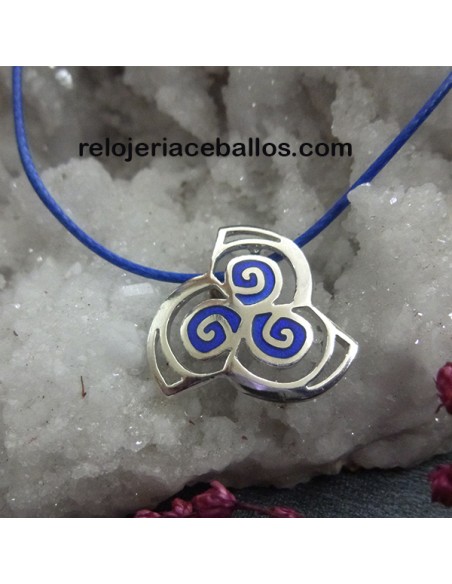 EF114C Colgante con Triskel Esmaltado Azul